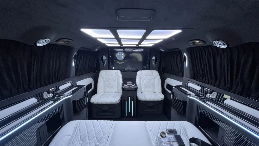 Mercedes-Benz_v-class_vip_luxury_SOfa